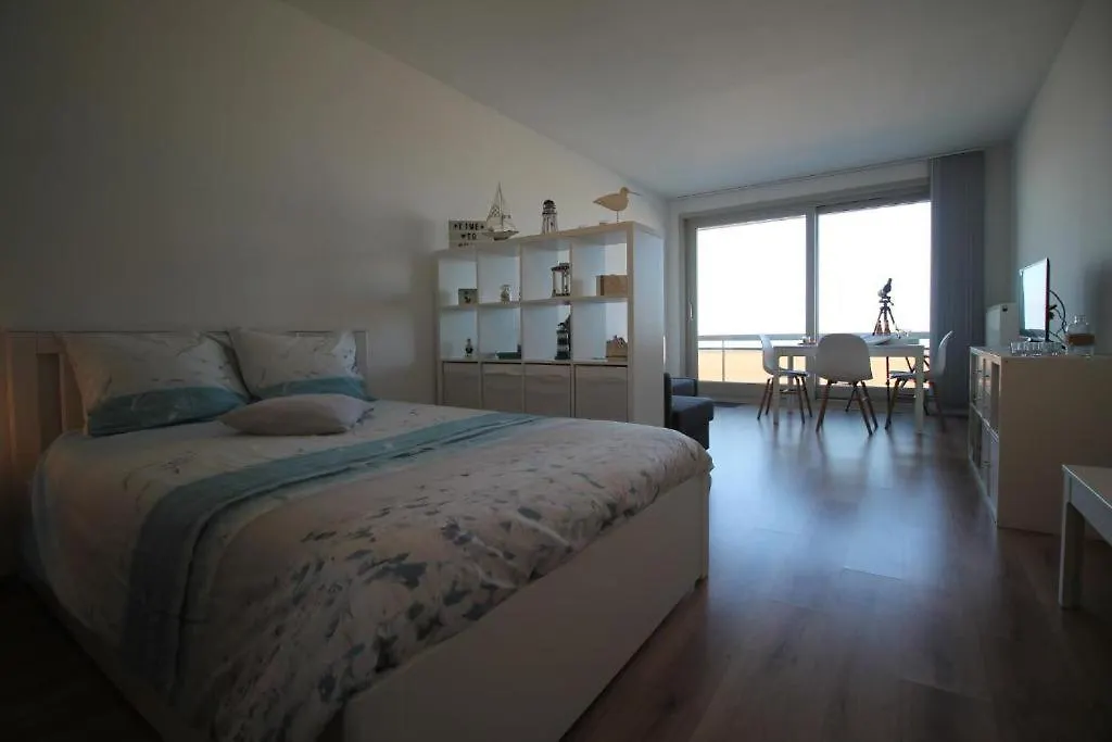 Huswell - Beach Studio With Balcony & Sea View Brugge