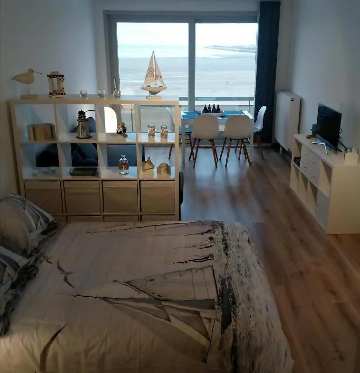 בית נופש ברוז' Huswell - Beach Studio With Balcony & Sea View